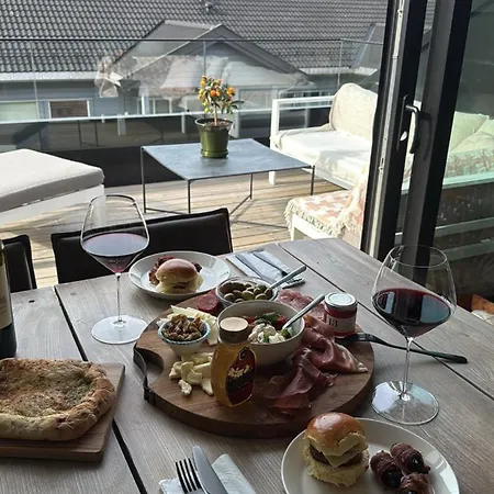 Sentral Pa Lund * Kristiansand